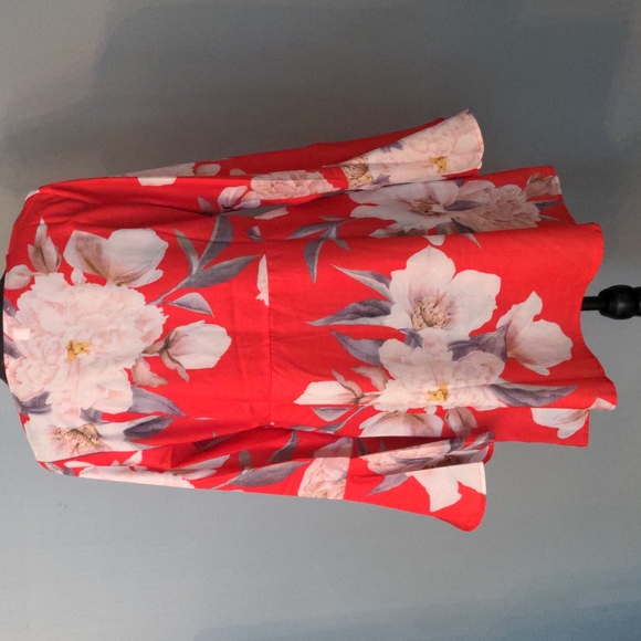 Davi & Dani high-waisted v-neck dress - Picture 4 of 5